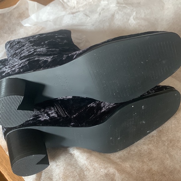 Intentionally blank hype black velvet boots 8 - Picture 7 of 7